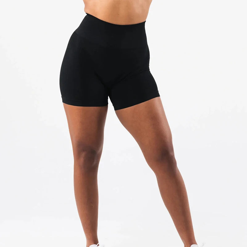 https://athlora.ca › products › gym-shorts-women-contour