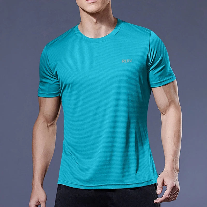 https://athlora.ca › products › mens-gym-shirt-run